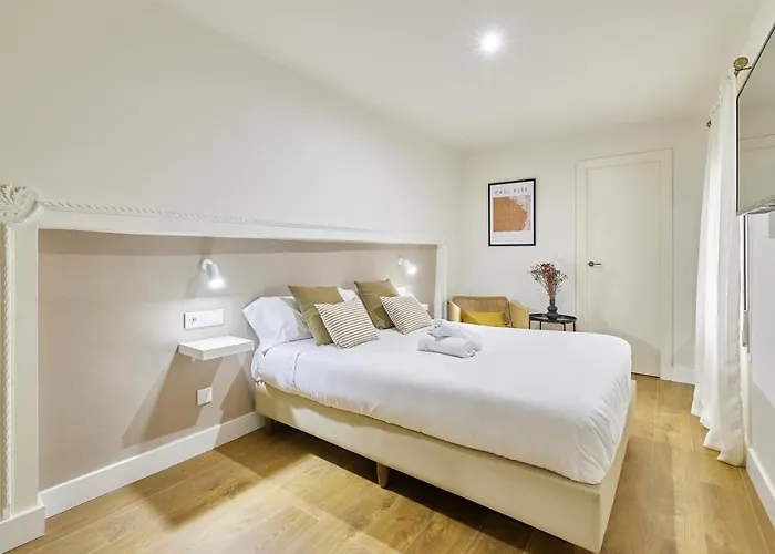 Estudios Bordadores By Valdesierra